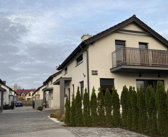 8229CC60-D8B1-4C41-9601-25F24E27D1AB